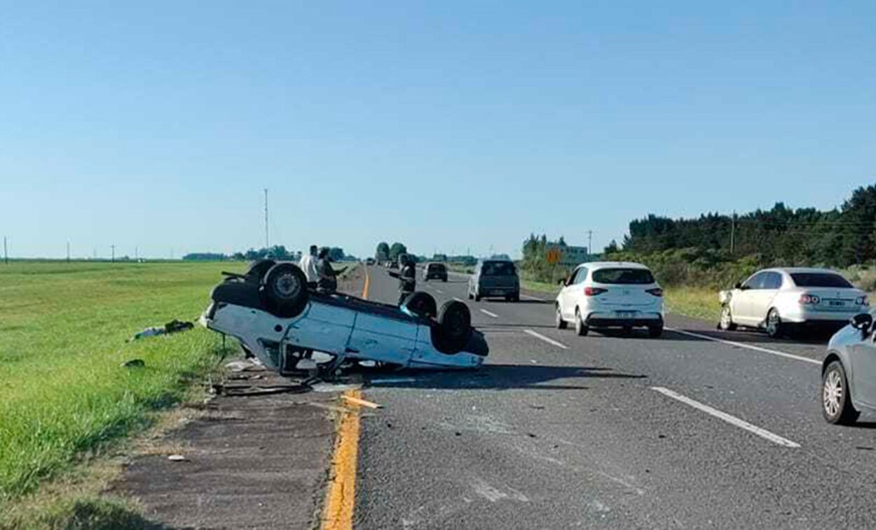 Fuerte Accidente En Ruta 2 Choque Y Vuelco En El Inicio Del Finde XXL