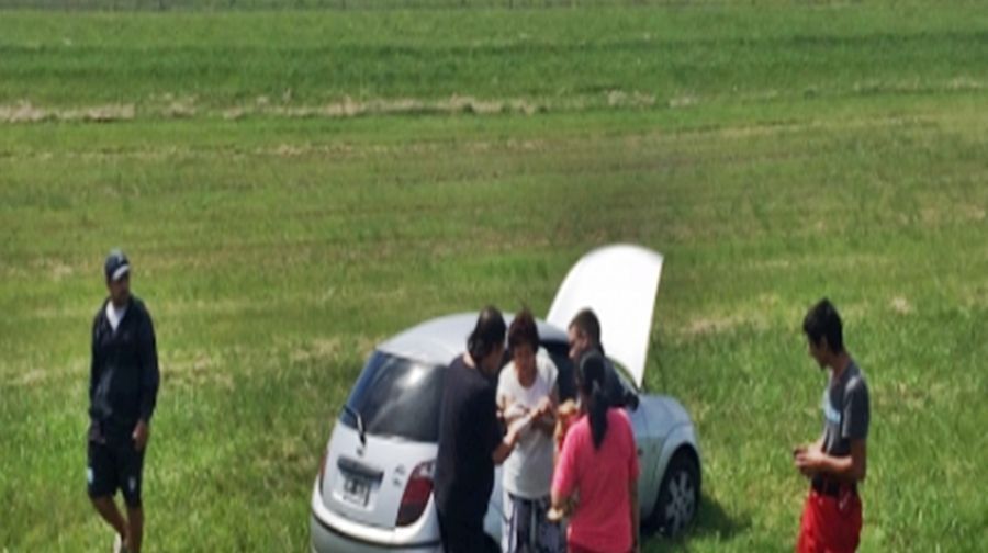 Casi vuelca en la ruta 2 por pretender sacar una mosca del auto 2 Accidente ruta 2