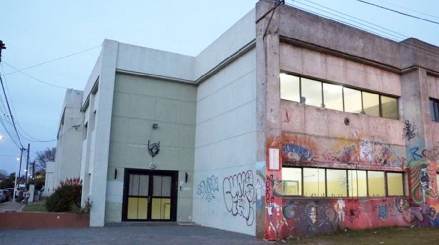 Un alumno golpeó salvajemente a un profesor en tandil porque no lo dejó ir al baño