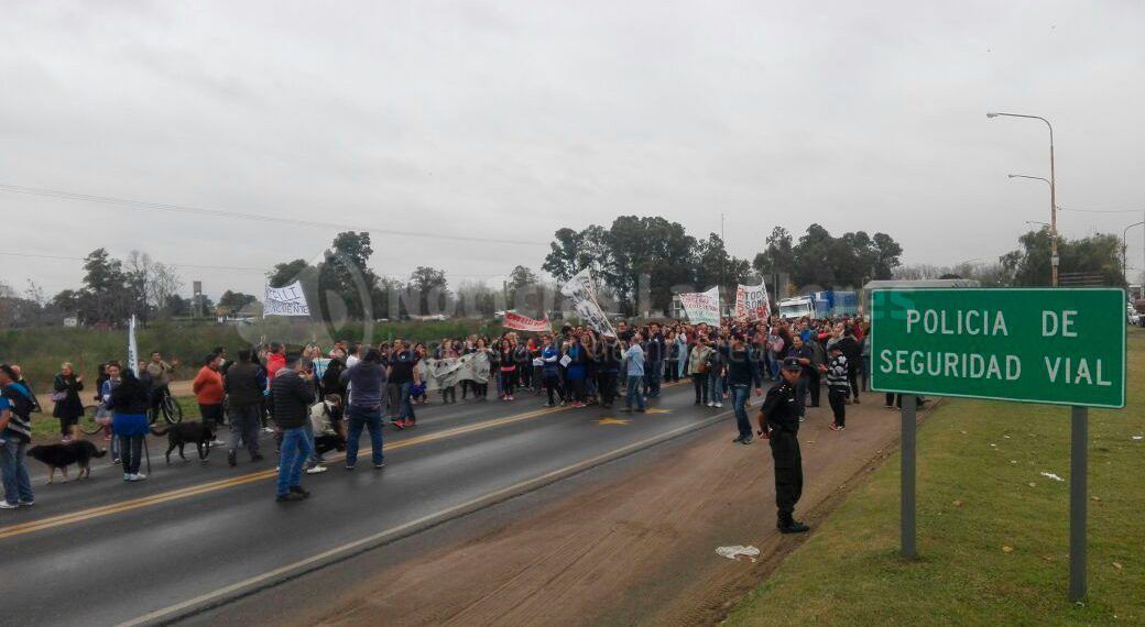Trabajadores de ggm cortan la ruta 3 en las flores por salarios adeudados 4 Trabajadores de ggm cortan la ruta 3 en las flores por salarios adeudados