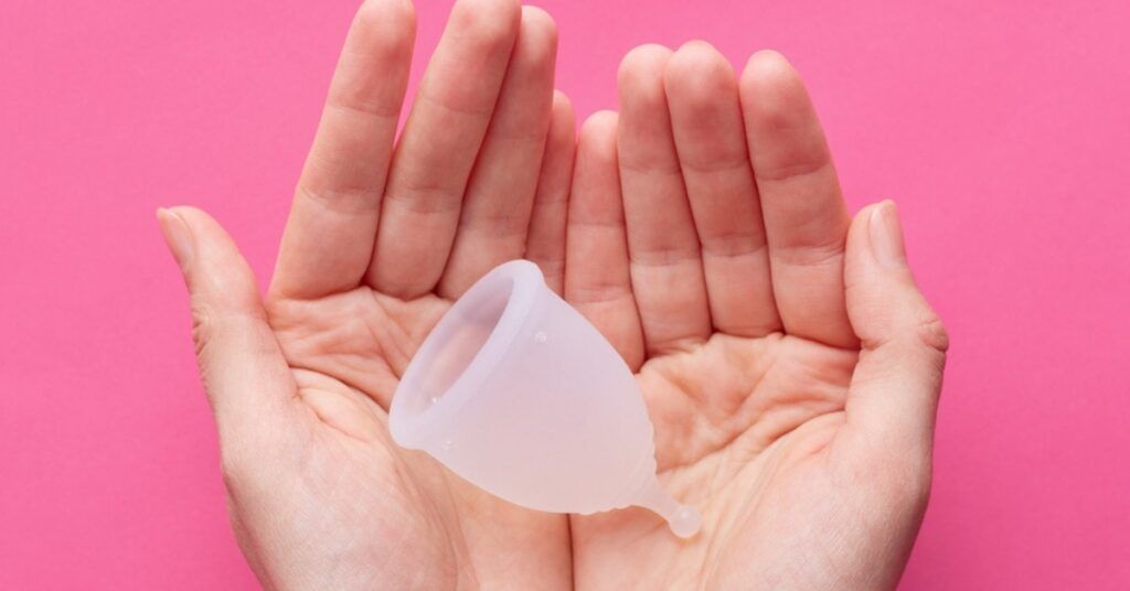 El gobierno oficializó el programa "menstruar" y hará entrega de toallitas y copas menstruales