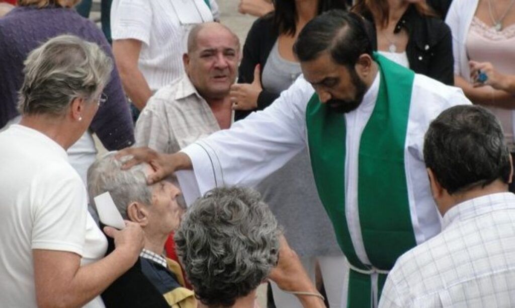 Padre Ignacio El Famoso Cura Sanador ¿dónde Está Y Cómo Sacar Turno