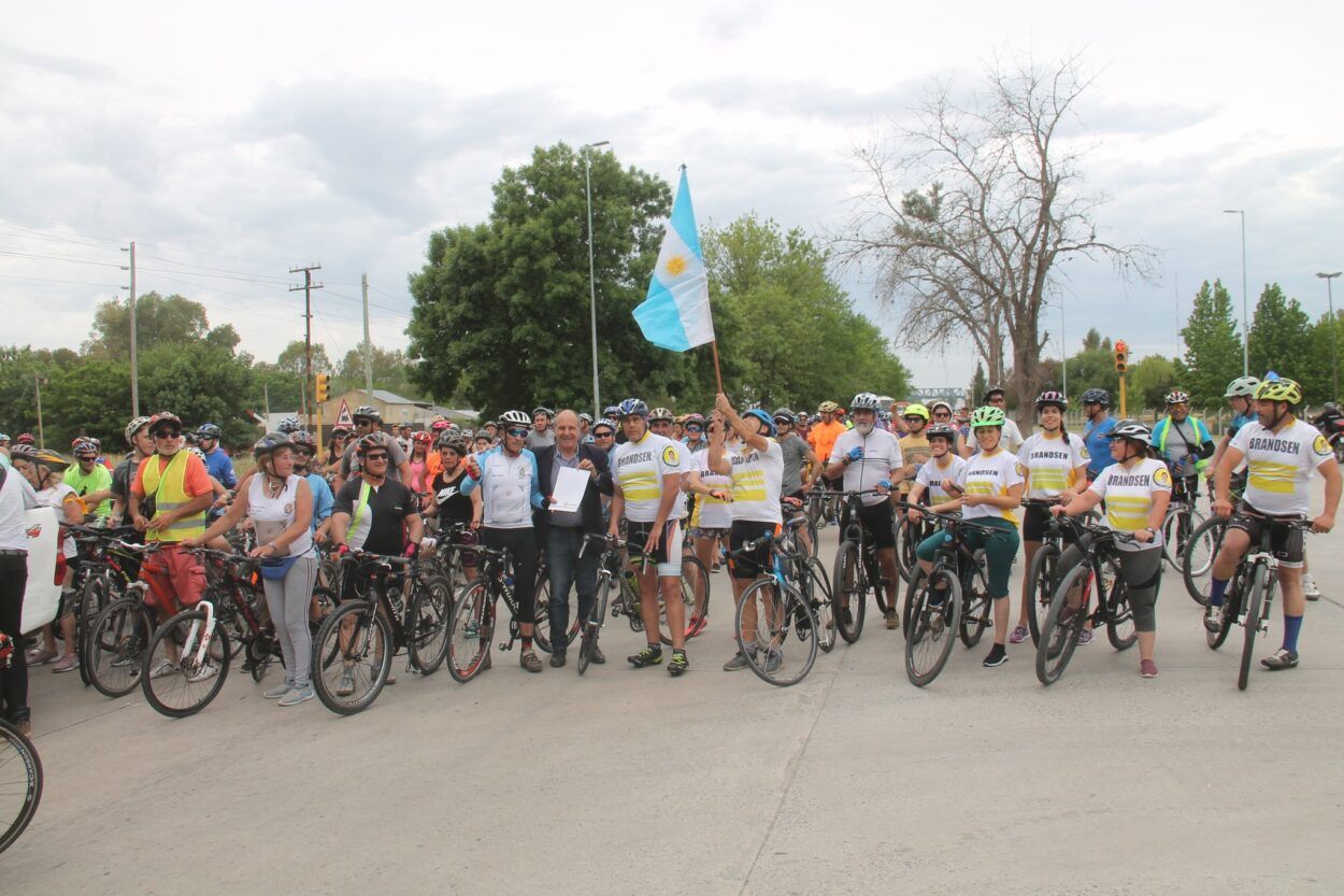 Gran cantidad de participantes en la peregrinación ciclística chascomús-luján