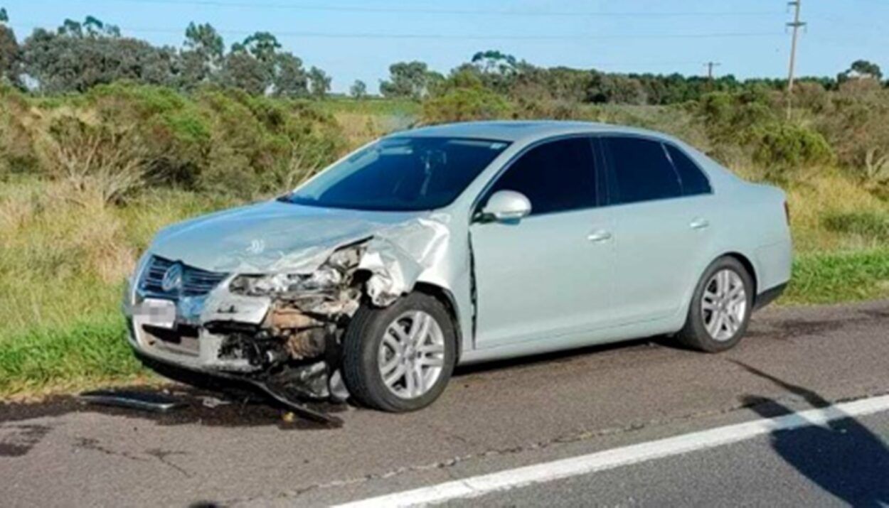 Fuerte accidente en ruta 2: choque y vuelco en el inicio del finde xxl