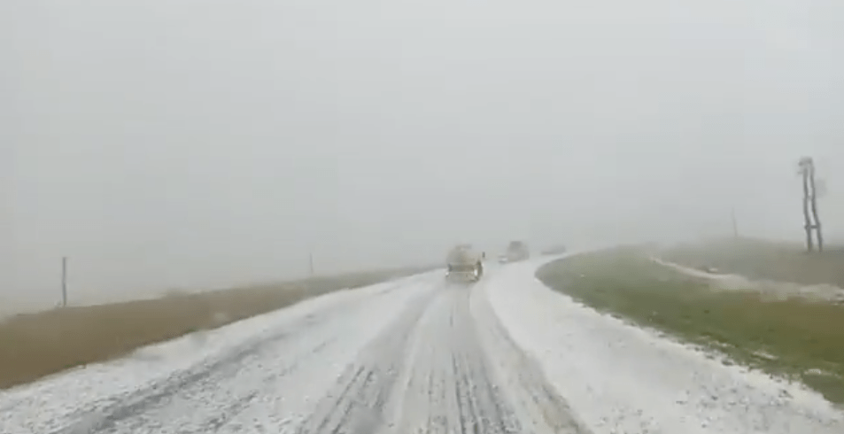 Granizo en Azul