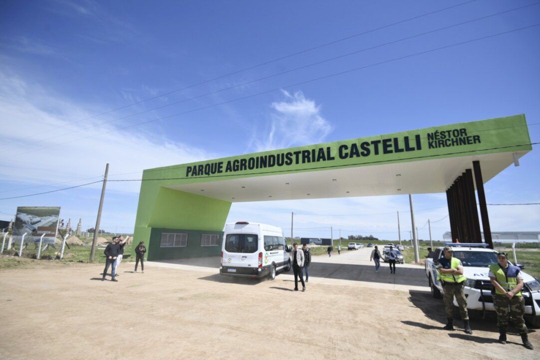 Kicillof recorrió los avances de obras de infraestructura en castelli