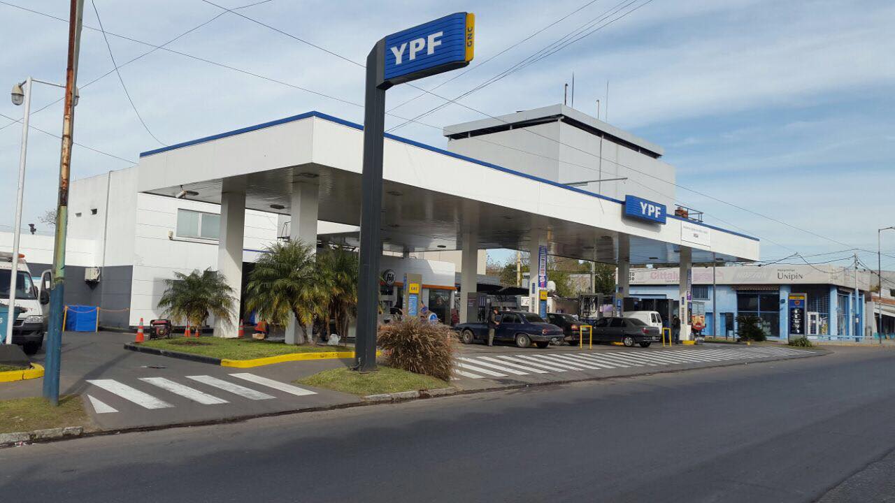 ypf baja precio nafta