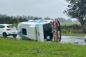 vuelco ruta 2 vivorata