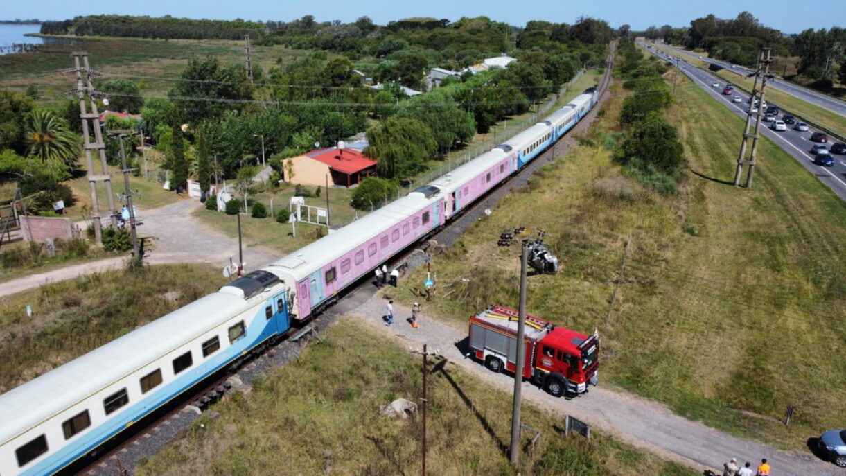 choque tren auto